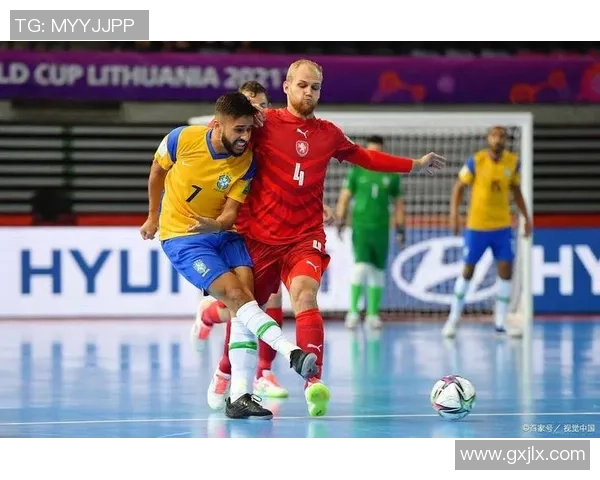 当足球巨星与娱乐圈明星相遇时会擦出怎样的火花与故事